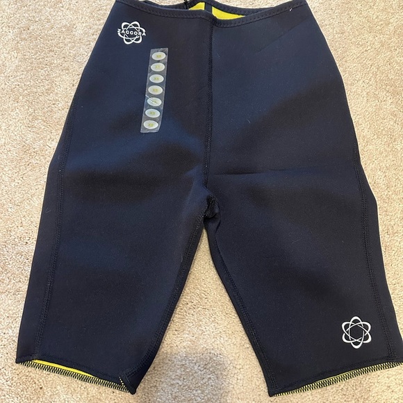 ZAGGORA Hot Pants Workout Neoprene Slimming Sauna Sweat Shorts Size XS NWT - Picture 2 of 5